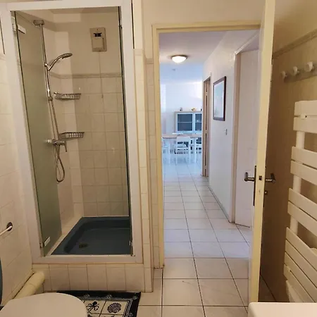 Daire Lovely Spacious Nest In Port Fréjus