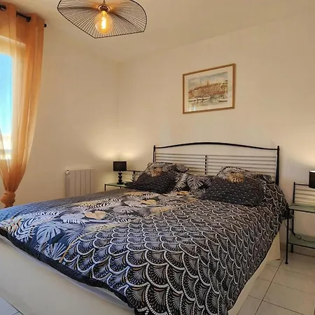 Lovely Spacious Nest In Port Апартаменты *